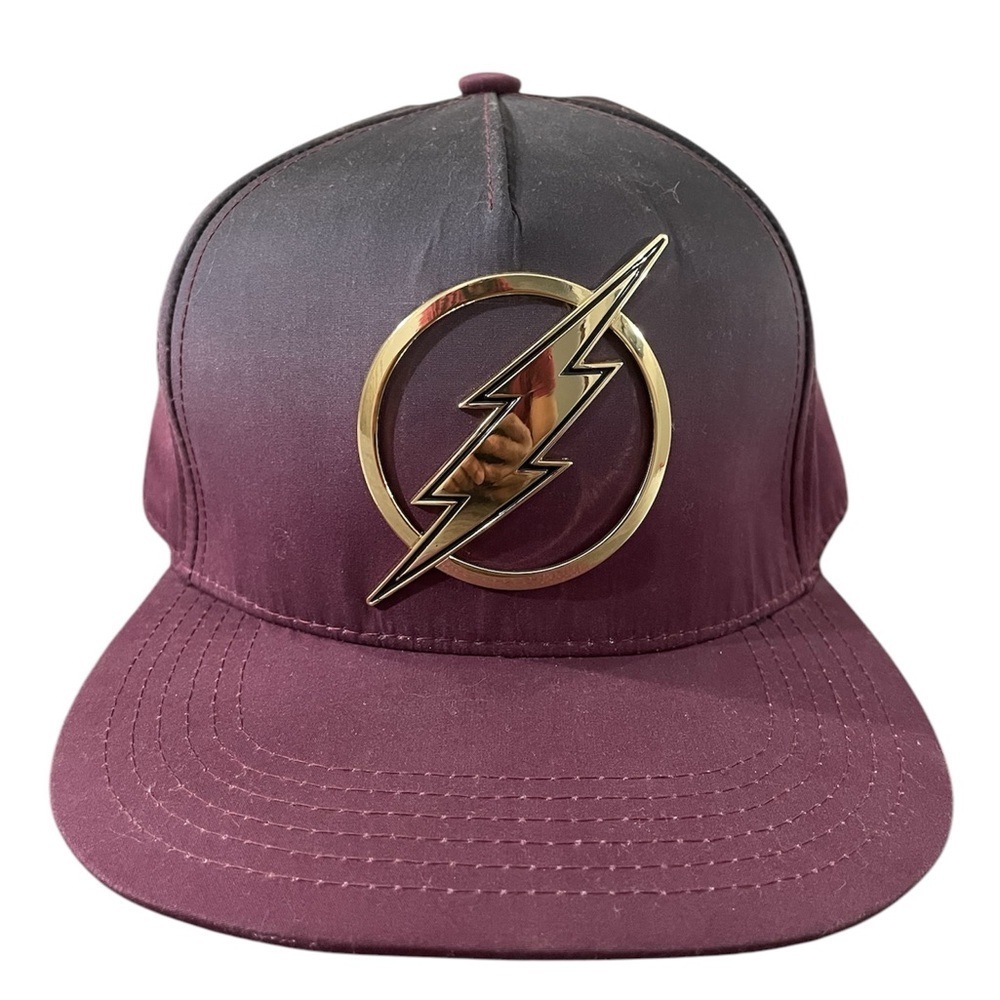 Flash Hat Men’s Snapback Red Gold Flat Bill Two Tone Fade DC Comics New